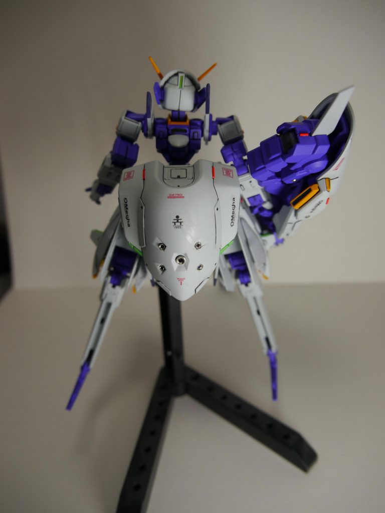 バックメタルパーツもデカールもふんだんに使用してます