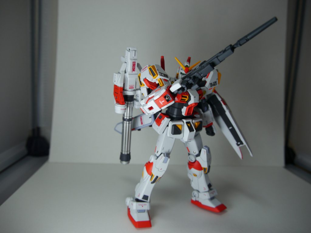 4号機で見えなかった腕のバルカンメタルパーツにした方が存在感が増しますね