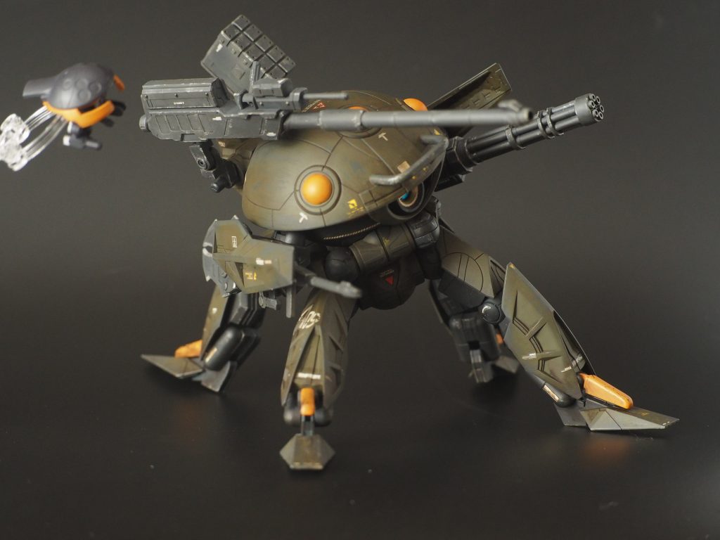 四脚戦車のポージングがわからん。