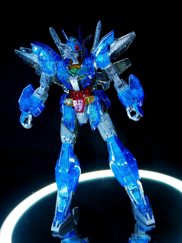 入り込んだ部分だけアクリルガッシュのシルバーを使っています。また、イラスト風塗装として影色になるシルバー部分はアクリルガッシュのシルバーにブラックを入れた色を調整して塗っています。