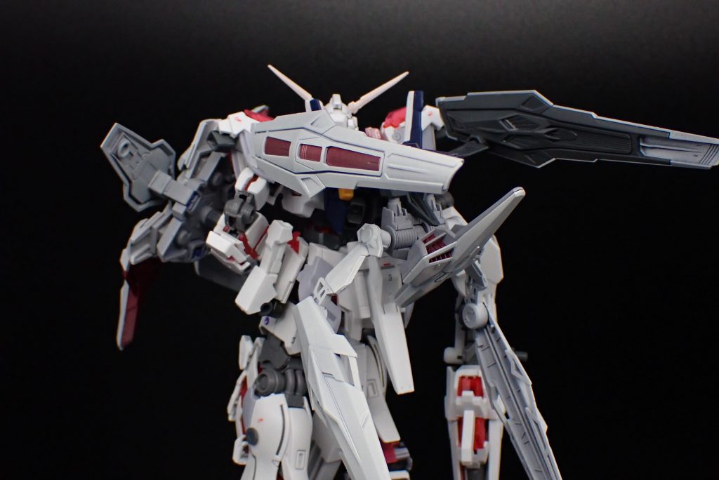 アームドアーマーWB(Wing Booster)…高機動戦闘用兵装。サイコフィールドを発生させることで機体を推進させるというシールドファンネル現象を応用したものであり、大気圏内外を問わず高い飛行・機動能力を付与する。