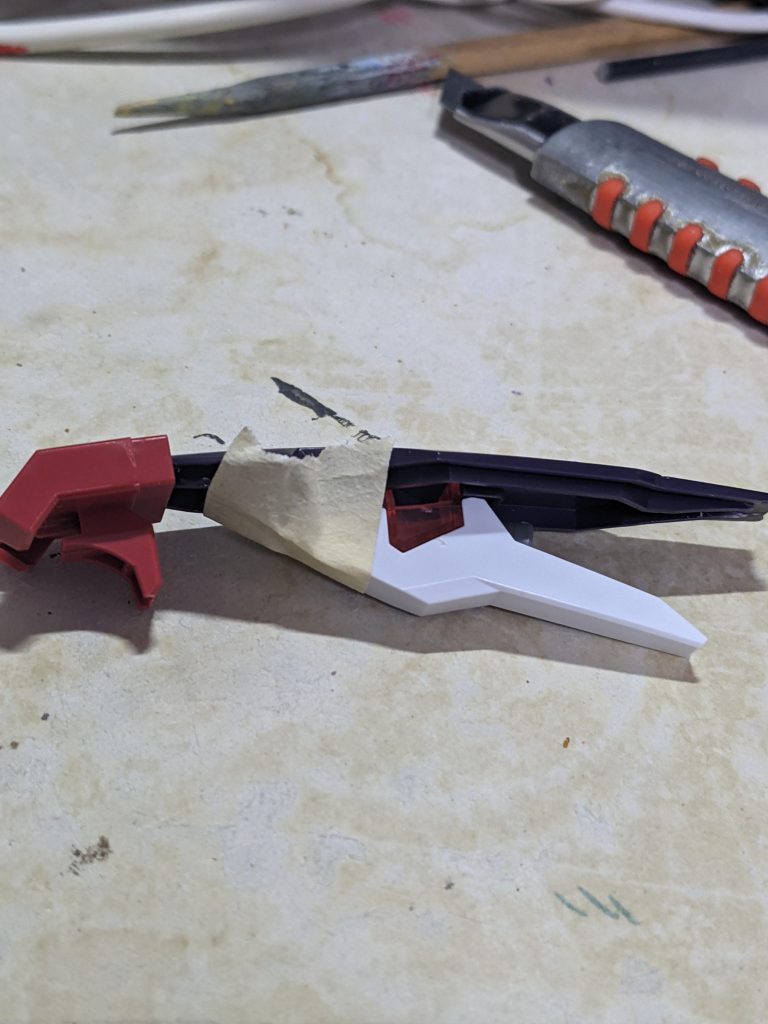 スラスターのデコパーツはHGユニコーンから流用です。一枚目の剣はゾイドのブレード系から拝借。