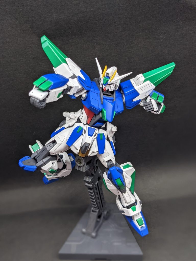 スターダストビルドナックル篭手を展開することで更に威力が上がった。ナックルガードとして攻撃を受け止めたり、捌く事もできる