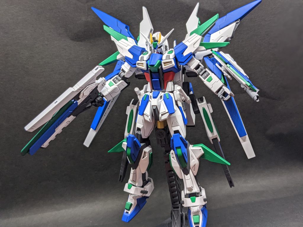 スターダストシステム全身のクリアパーツを開放して粒子を最大放出し、機体スペックを一時的に高めるシステム。スターシステムのギャラクシーブースターによる粒子制御機能は無くなった分、拡張されたクリアパーツでの制御が可能になったが、粒子放出量が多すぎてギリギリ操縦できるレベルにするのがやっとという滅茶苦茶なシステム。全てのエネルギーを放出するためここぞという時にしか使えない最後の切り札。システム発動中に放出される粒子量はまさに「スターダスト(星屑)」のごとく