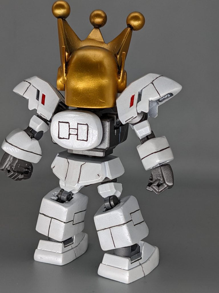 背面。参考画像がないため想像で制作🤣後ろから見ると王冠部分の左右バランス取れてなかったり🤣🤣🤣