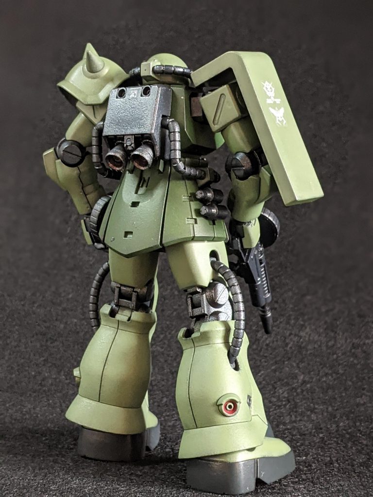 ザクはワル者感漂う後ろ姿もいい！