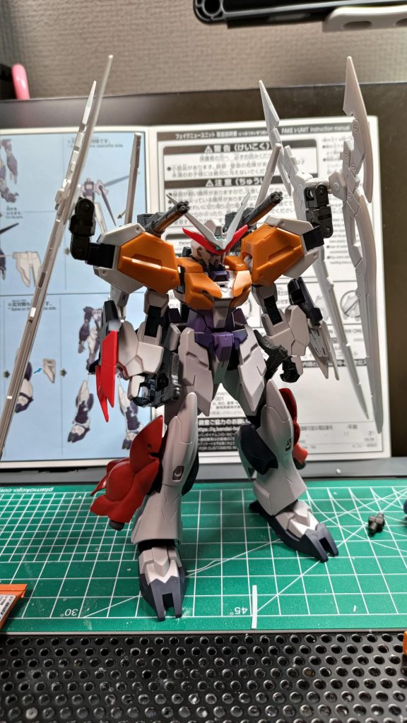 使用キットコアガンダムⅡ(G-3カラー)サターンアーマー(主に上半身)フェイクνアーマー(主に下半身)ジュピターアーマー(腕部・シールド)アニマリゼ(アンテナ・シールド)シナンジュ(脚部スラスター)ウイングゼロカスタムキットx2マーキュリーレヴ(追加アンテナ)MSGリンクジョイントMSGマルチプルシールド(銃・ガトリング)