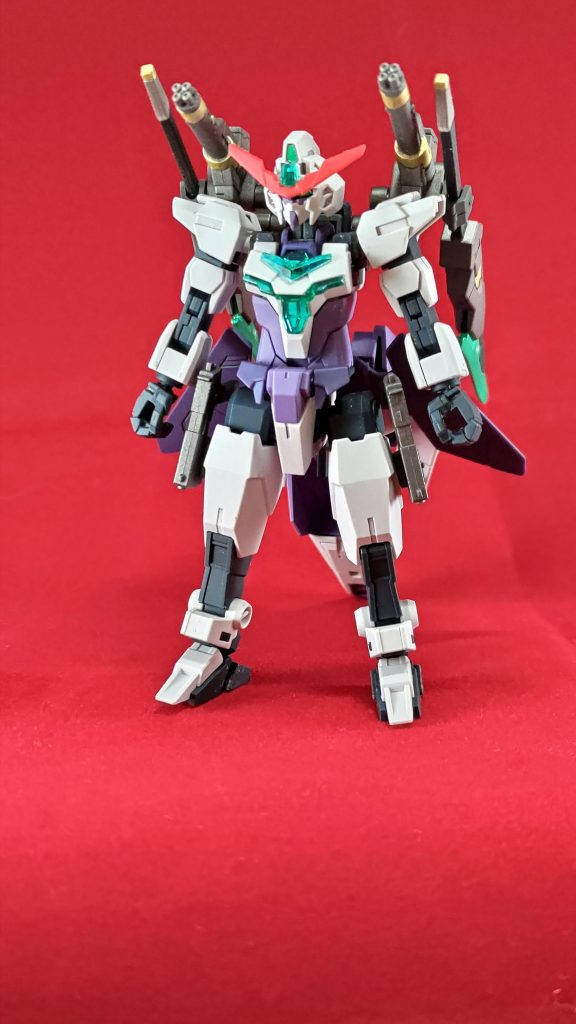 コアガンダムⅡは特に弄らずビームサーベルとコアスプレーガンをオミットしてハンドガン・ガトリング・フェザーグレイブを追加フェザーグレイブはダブルオーの世界の新型ソード素材アンテナが赤いのはいろいろやっている最中に折れたのでアニマリゼの余剰部品を拝借(アニマリゼ?まだ作ってませんよ?)