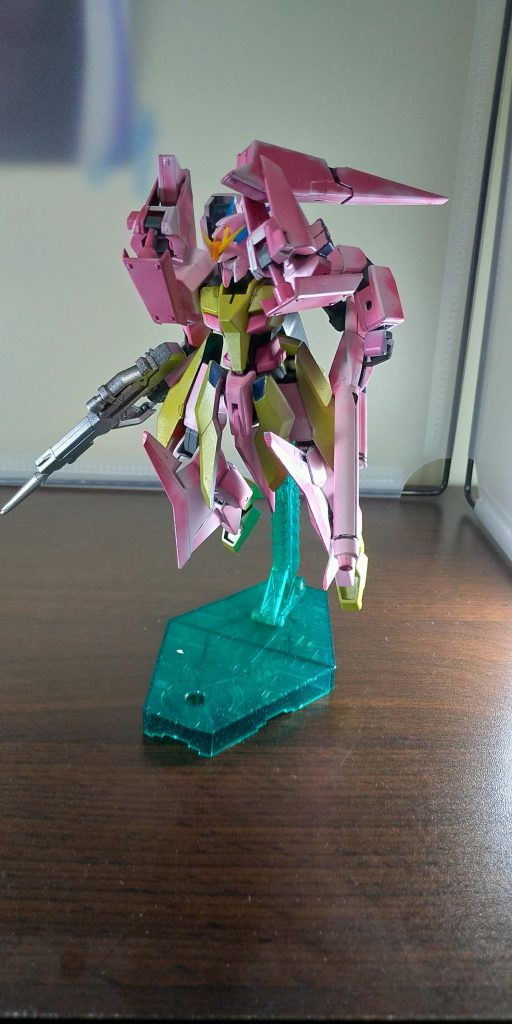 初めてのグラデーション塗装してみました。エアブラシと格闘して、メンテナンスとグラデーション塗装の難しさに結構絶望しました…。余程の事が無い限りはイージーペインターでいいかなーと思いました。本当、エアブラシの詰まりの原因がわからなくて作業のほとんどをオーバーホールに費やした気がしました…。単色ぶっかけるならイージーペインターでいいですね…＿|￣|○