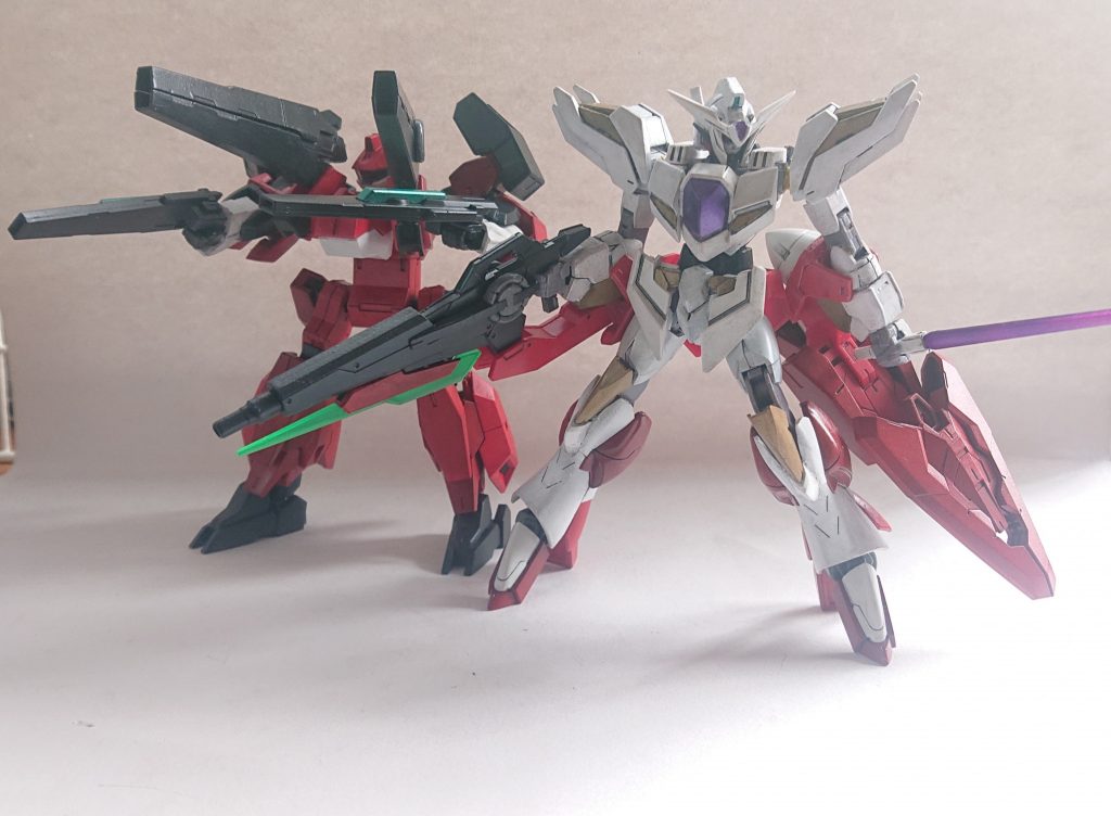 アルス1ガンダム&エルドラGNキャノン。合体させると自立が厳しいのでこっちの方が飾りやすかったり。