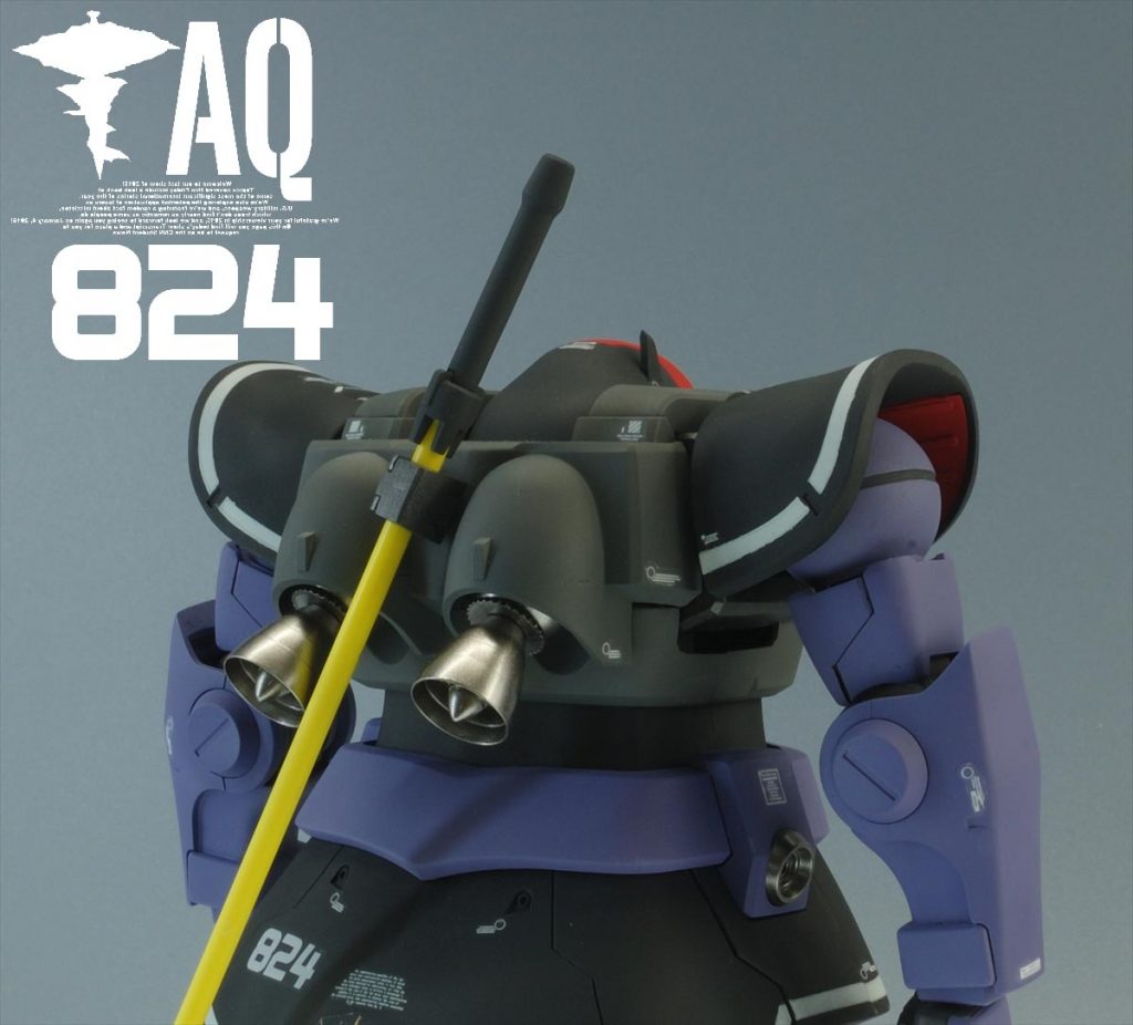 背面のバーニアはメタル製のバーニアノズルと100円ライターをばらした時に出る部品で構成。