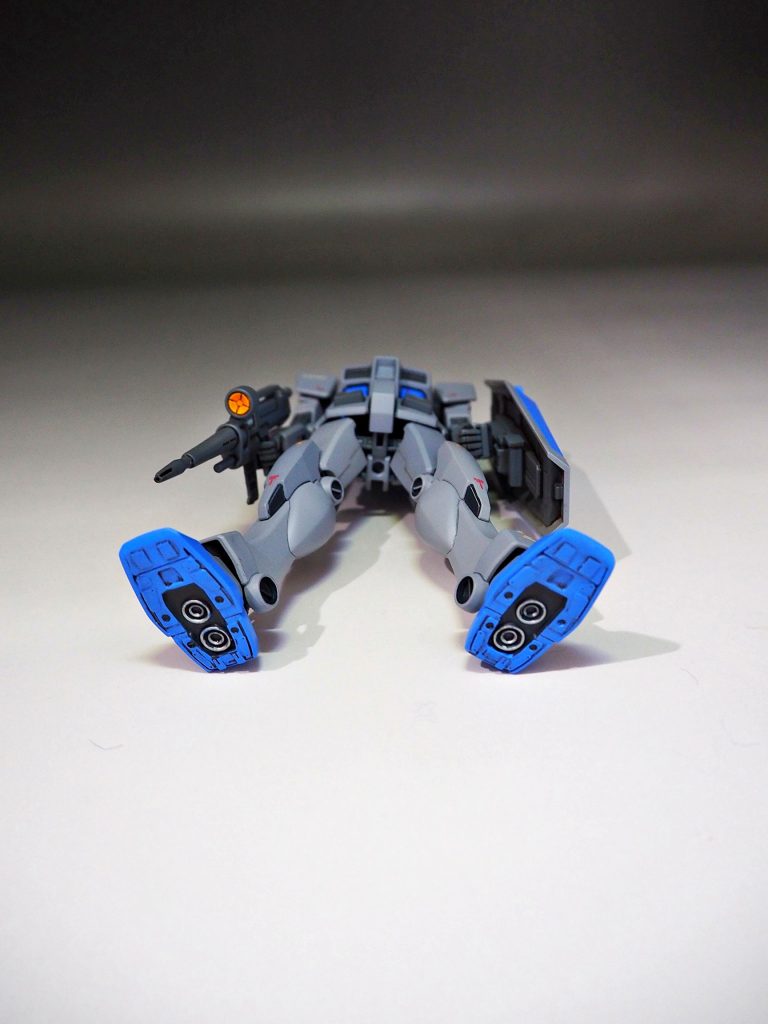 足裏の肉抜きを埋め、プラ板でモールド追加。