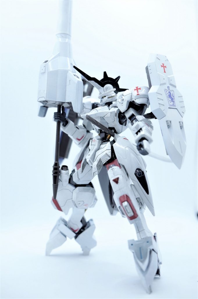 色々大変だったけどなんとか完成できた。失敗を積み上げて一つ成長できた(ことにしよう)。今回の反省点としては、・厚塗りし過ぎるとひび割れるし溝も埋まっちゃうから焦んないで薄く塗り重ねろ・パーツはベランダから落とすな以上です。ご覧いただきありがとうございました。