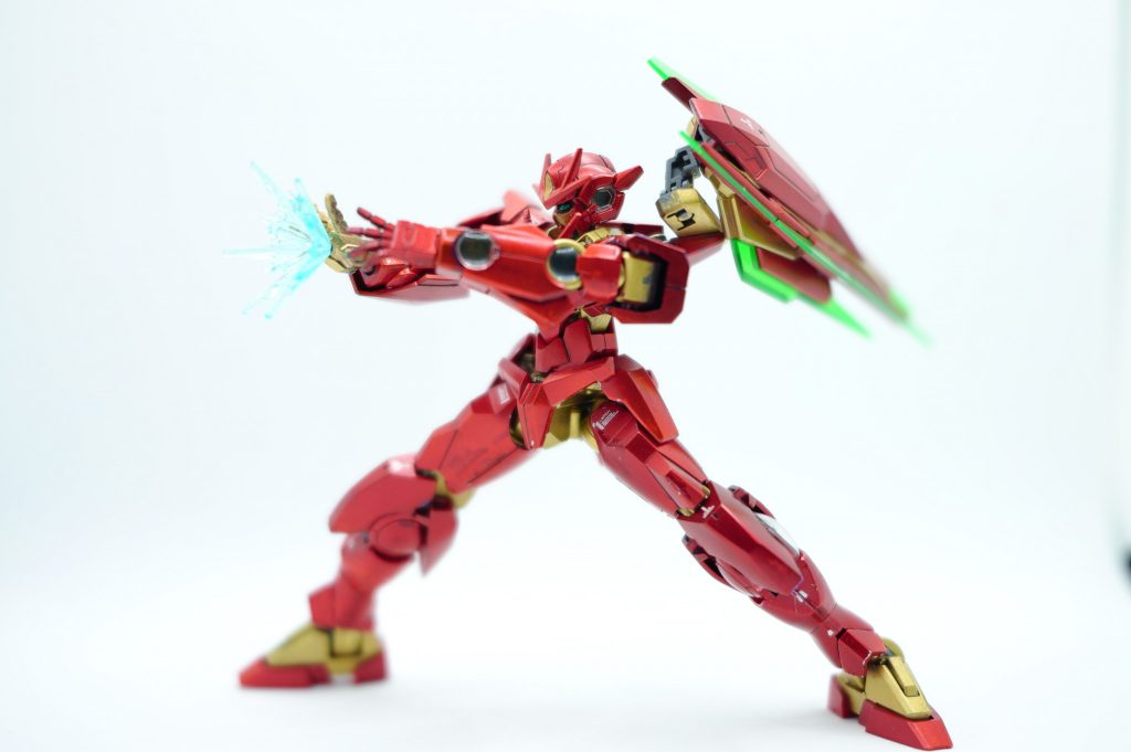 アイアンマンと言えば手から出るヤツ。デスティニーガンダムからお借りしました。