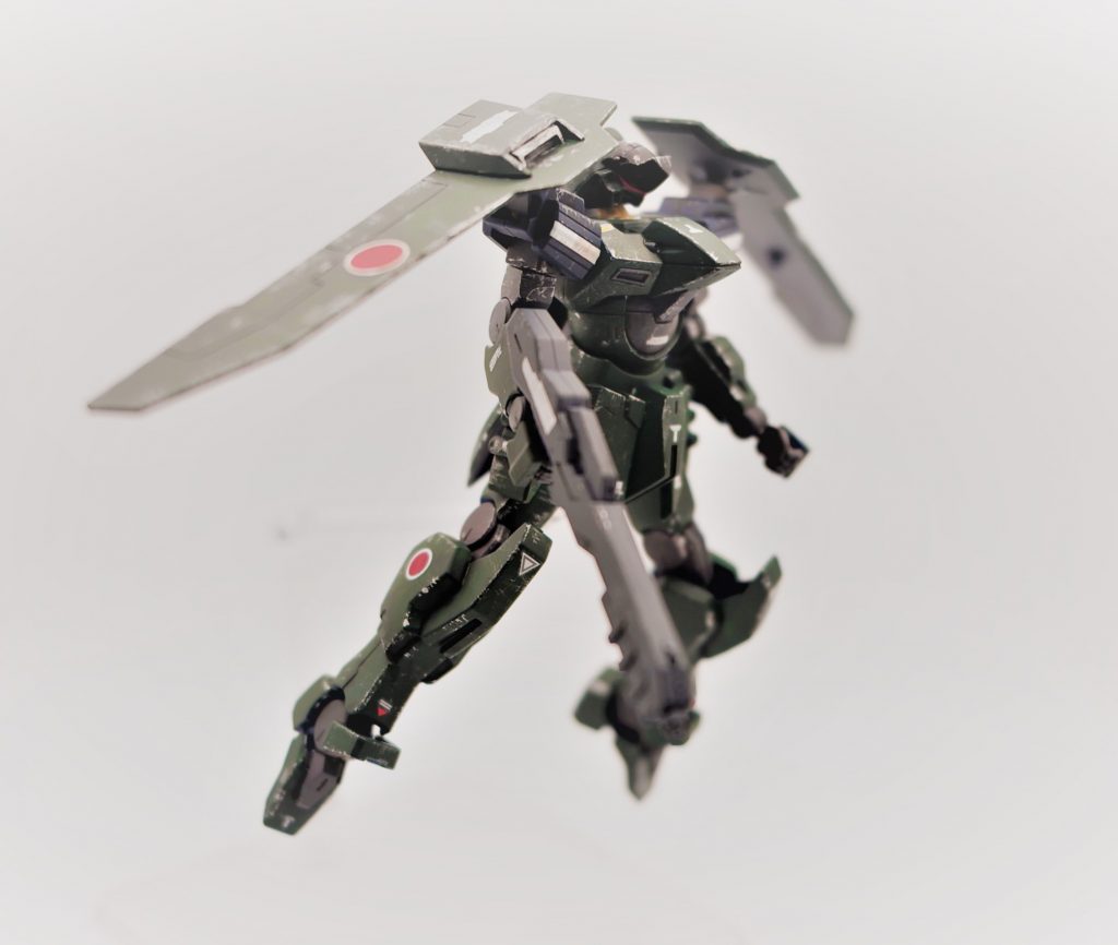 アメリア軍の中に昔の日本あたりをルーツに持ってる人たちがいて、「乗機に赤い丸を付けると生きて帰れる」という言い伝えがあった…という感じの設定です。