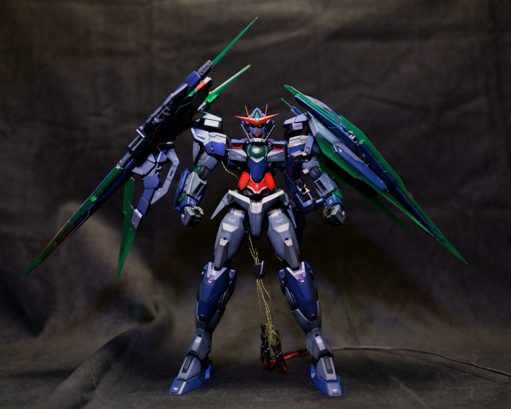 照明を当てているのでブルーが強めになっています。LED OFFです。