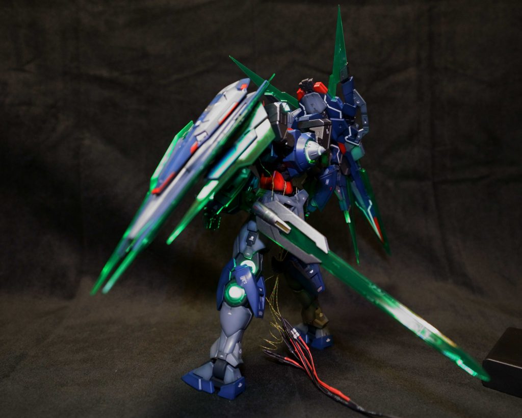 GNドライブはLEDで発光させるために切ってレジンで改修しました。LED ON。