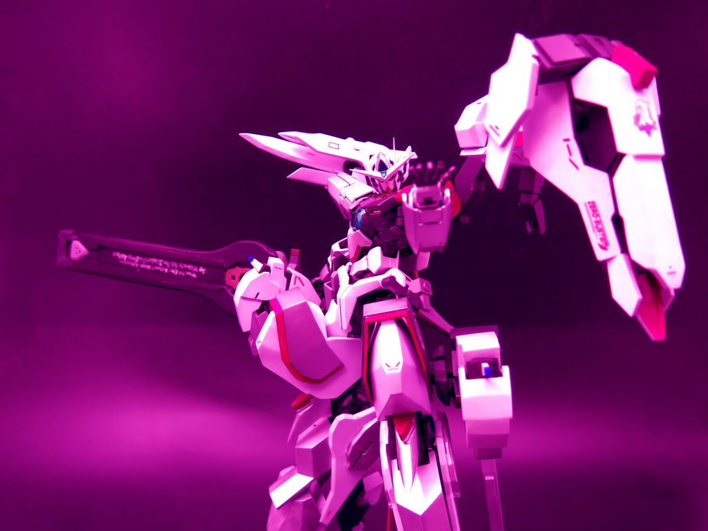 トランザム-デュエルトランザムとゼロシステムを同時起動し、GNエクスキューショナーを装備した状態。対等なる相手へ敬意を払い、彼との一対一決闘に特化した状態で、本機の性能を最大限で引き出せる。