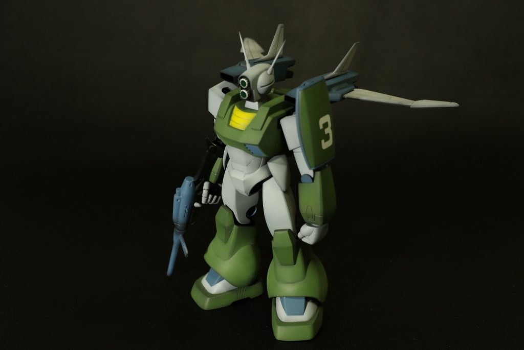 パニアー+シールド装備で大気圏内(主にククト星)での運用が可能な機体で発案者はケンツ軍曹という設定です(笑)スリングパニアーはジェイナス号にあった予備のネオファム用を使用。