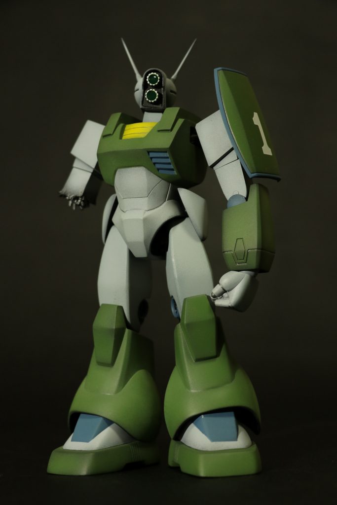 第4話ベルウィック星での戦闘による右腕破損状態です。