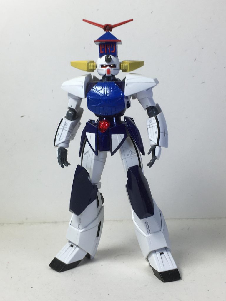 お久しぶりです。しばらく投稿が疎かになっていたので、少し再開。今回は。黒”歴史”繋がりで、慧音をモデルに。あまり大した改造はしてないですが、部分的に改良したり、改造しました。膝にはレギンレイズの膝パーツを装備。頭部に乗ってる帽子は自作です。プラ板で地道に貼り付けて、塗装しやすいように分解できるようにしています。また、簡単に装着できるように、ネオジム磁石を使用しています。頭部サイドには角を増設し、その角と干渉しないように、髭は削りました。