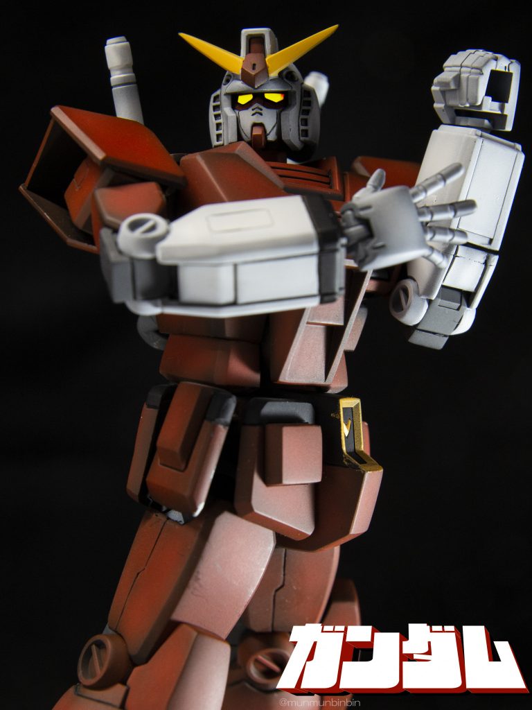 左腕は通常腕も取り付け可能。手首の黒い部分の塗装をしていないのを除けば割とちゃんと遊べます。クリボーに奥の手を見せることもできるのでお得ですね。