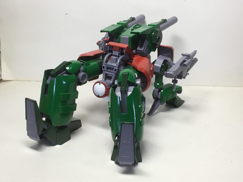 後ろ姿はこんな感じ。前回のあうんキャノンドッグ形態より、かなり不格好になった感じはあります。