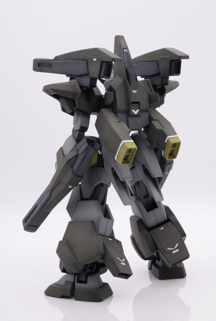 コアファイターとシグマシスキャノンの一部塗り分けは省略。本体は好みで少し暗めのグレーにしています。