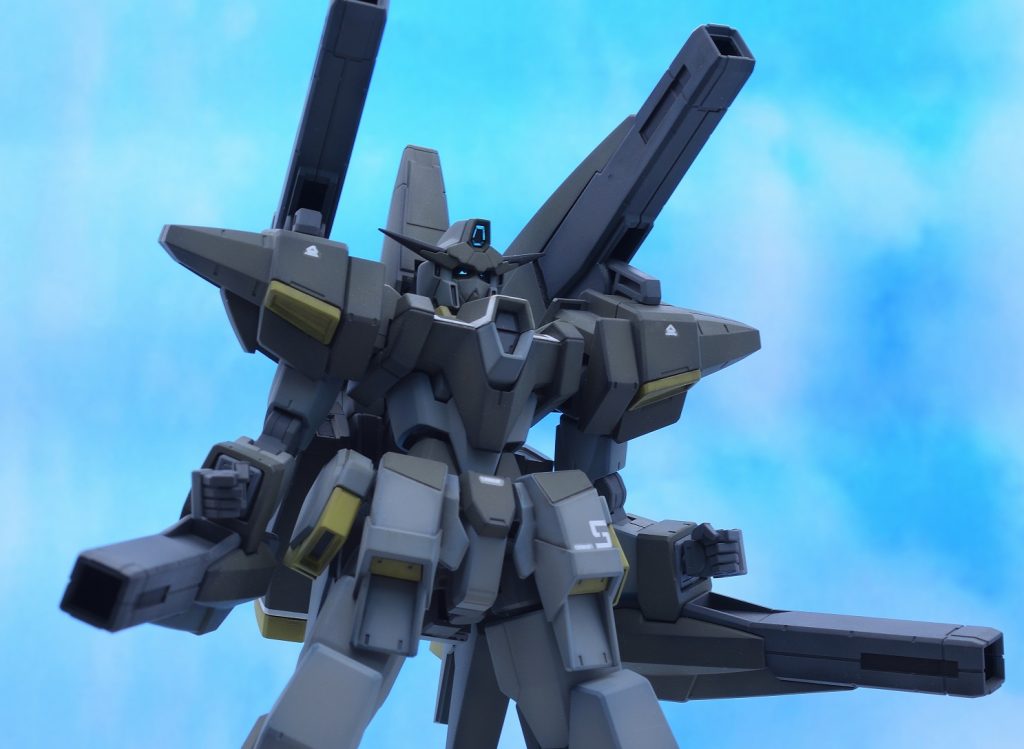 このカラーリングだとよりリアルな兵器らしさが増し、雰囲気が出ますね。