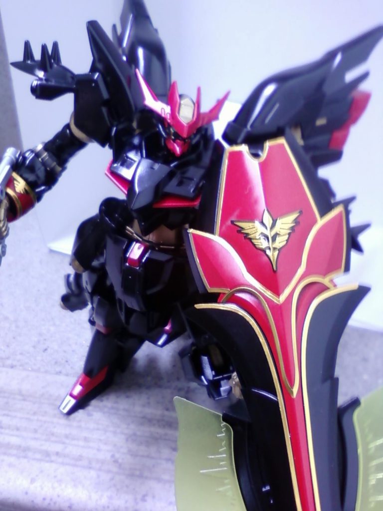 盾にも斧にもなるマルチシールド「シールドアクス」