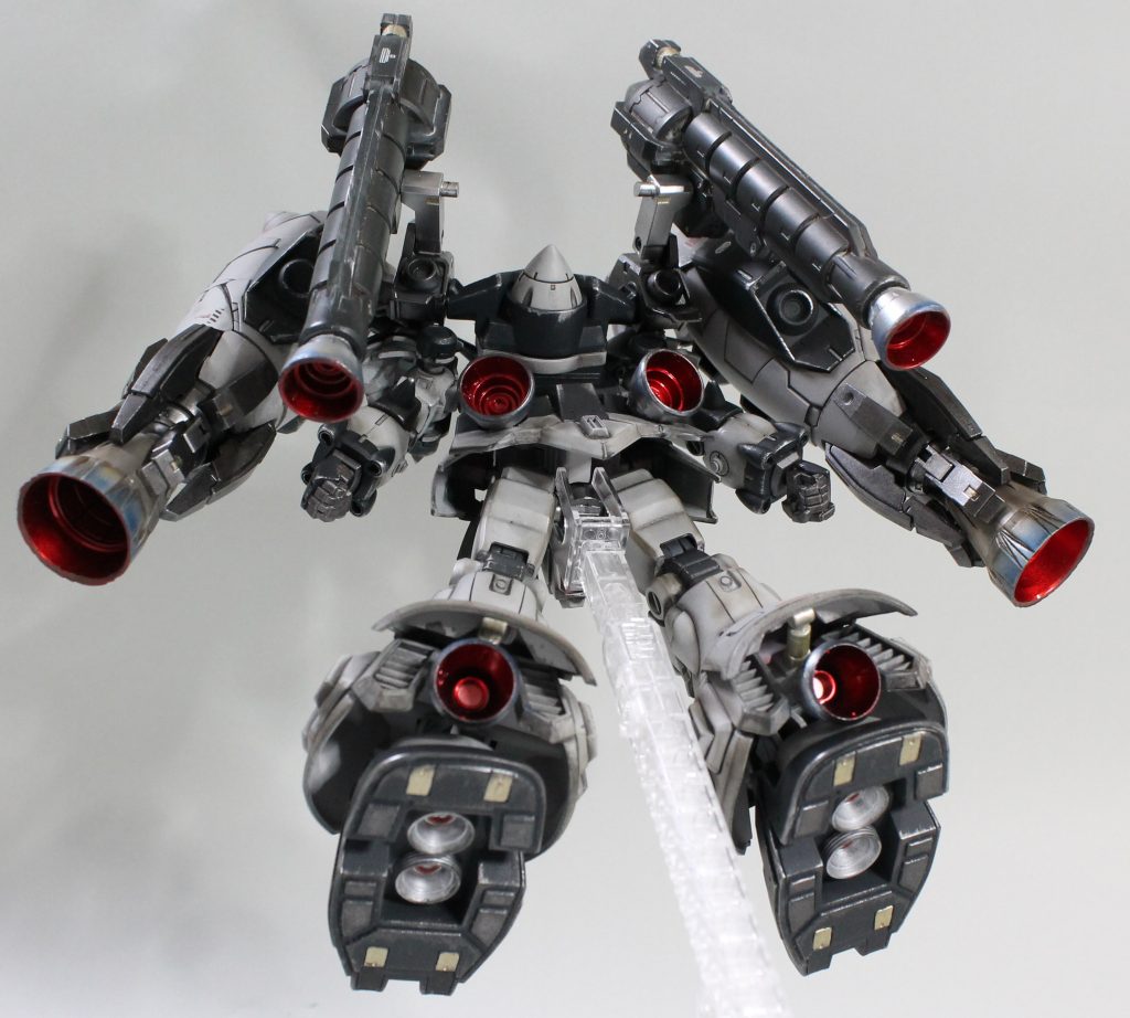 あらゆる箇所にバーニアを追加装備し、ビームエネルギーをバーニア噴射に転用。長距離戦・宇宙戦での高機動型としても活躍。