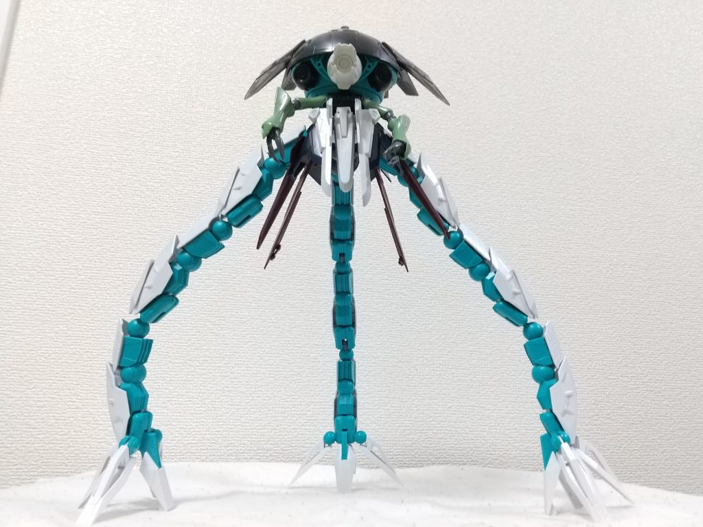 仮組全景。この頃から自分でも、ガンプラだよな？と思い始める。