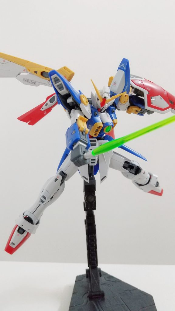 MGのような胸の引き出しギミックもあり、腕をかなり前に引き出せます。