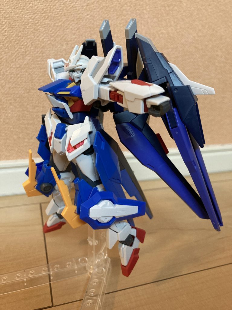 側面（バックパックあり）