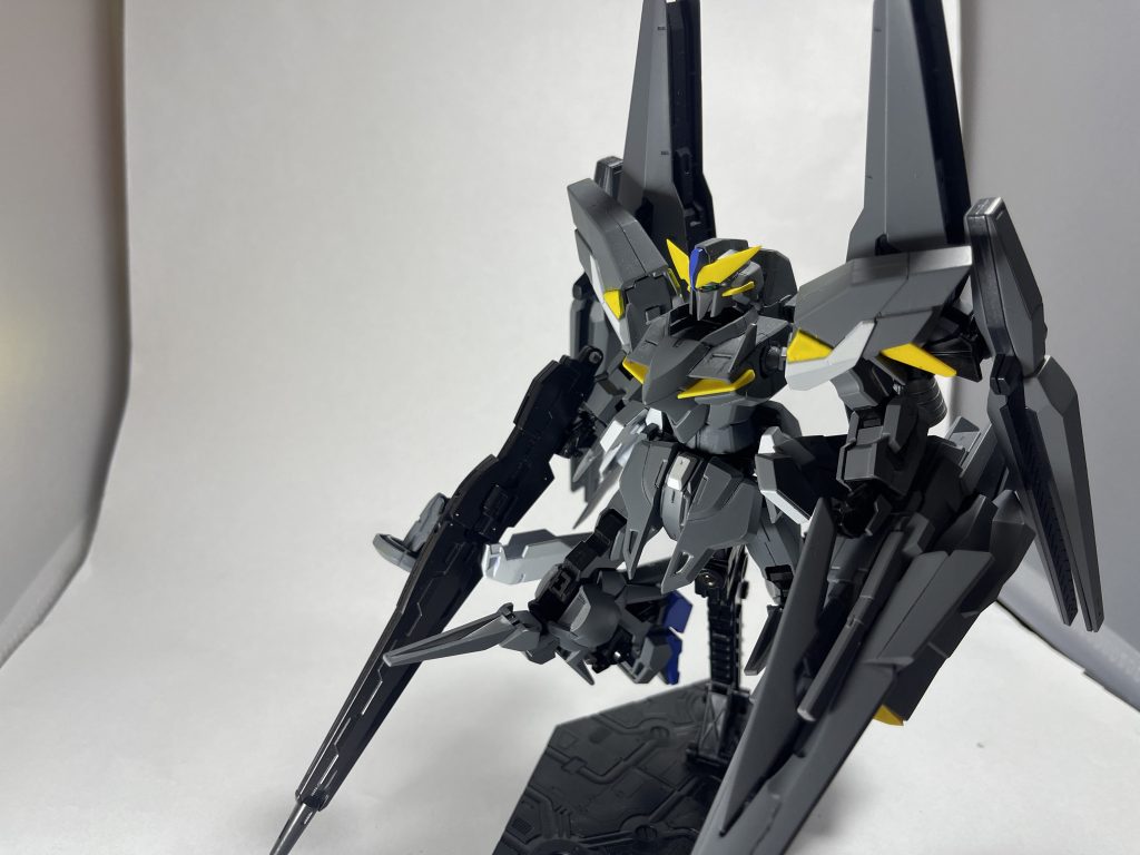ガンダムテルティウムデルタ–4枚目/制作者：ヒカル・カゲヤマ