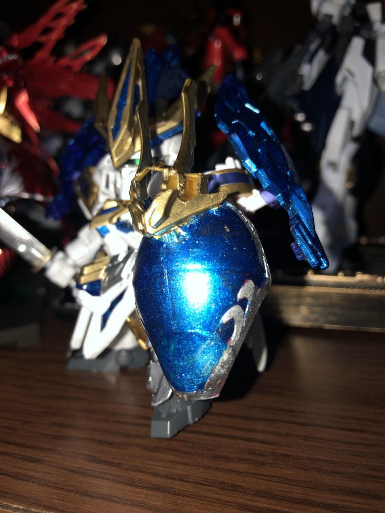 盾は肩のパーツ欲しさに買った司馬懿サザビーの兜を切って魔王エピオンの時に使った悟空の頭部で作ってます