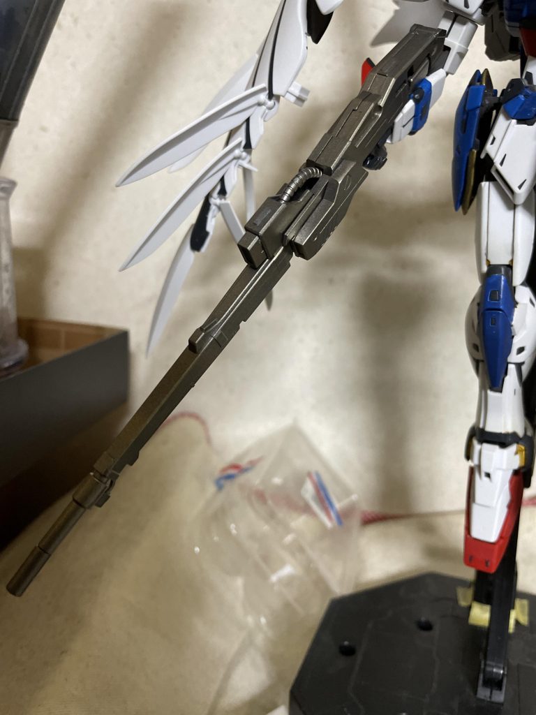 分かりずらいかもしれませんが下地ゴールドからブライトガンメタルを吹いています