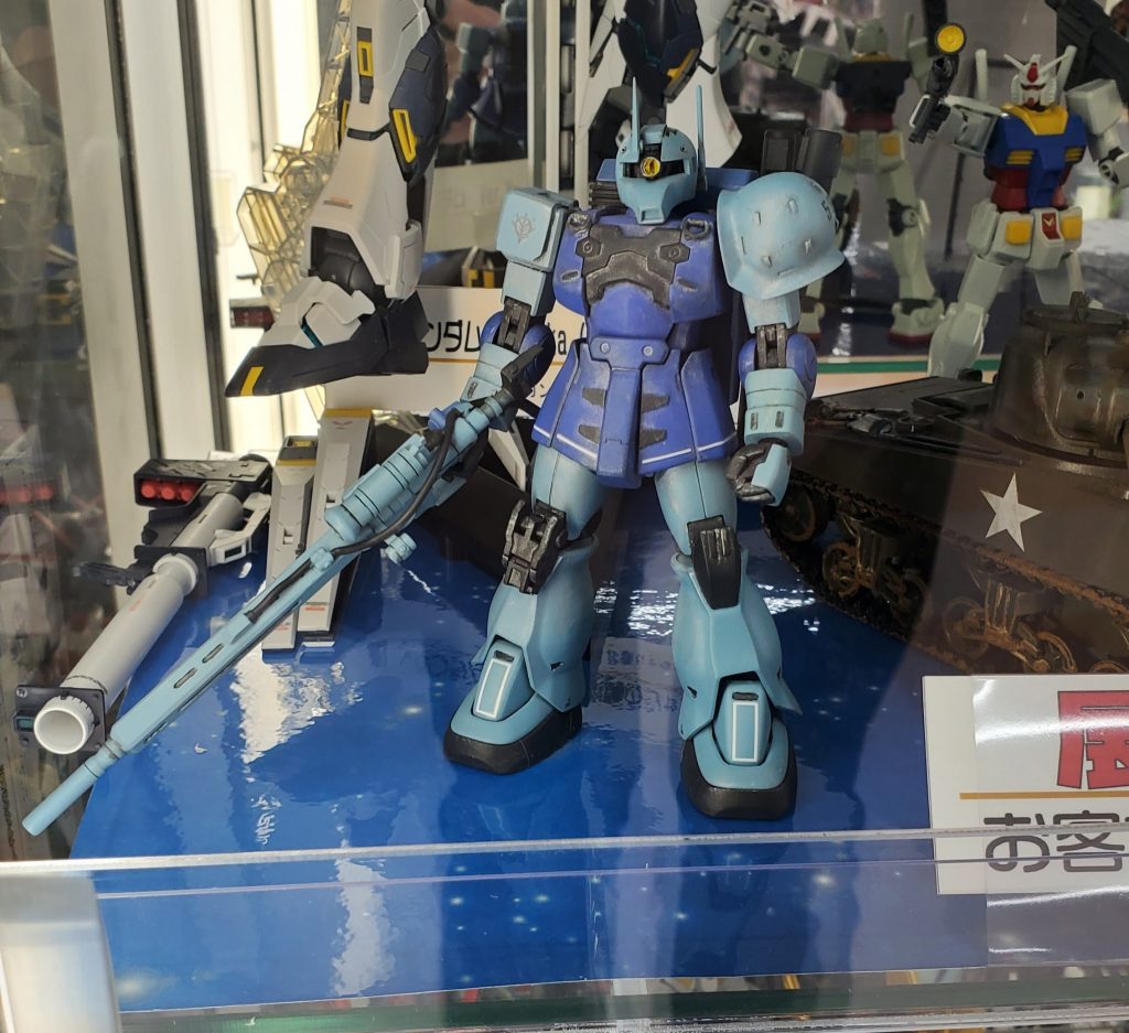 近所の家電量販店に置かせてもらいました。