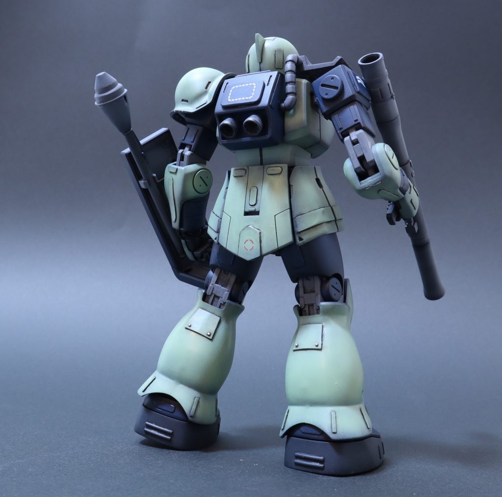 肩、ふくらはぎ、シールドはメタルパーツ（まち針）を埋め込んでいます。 