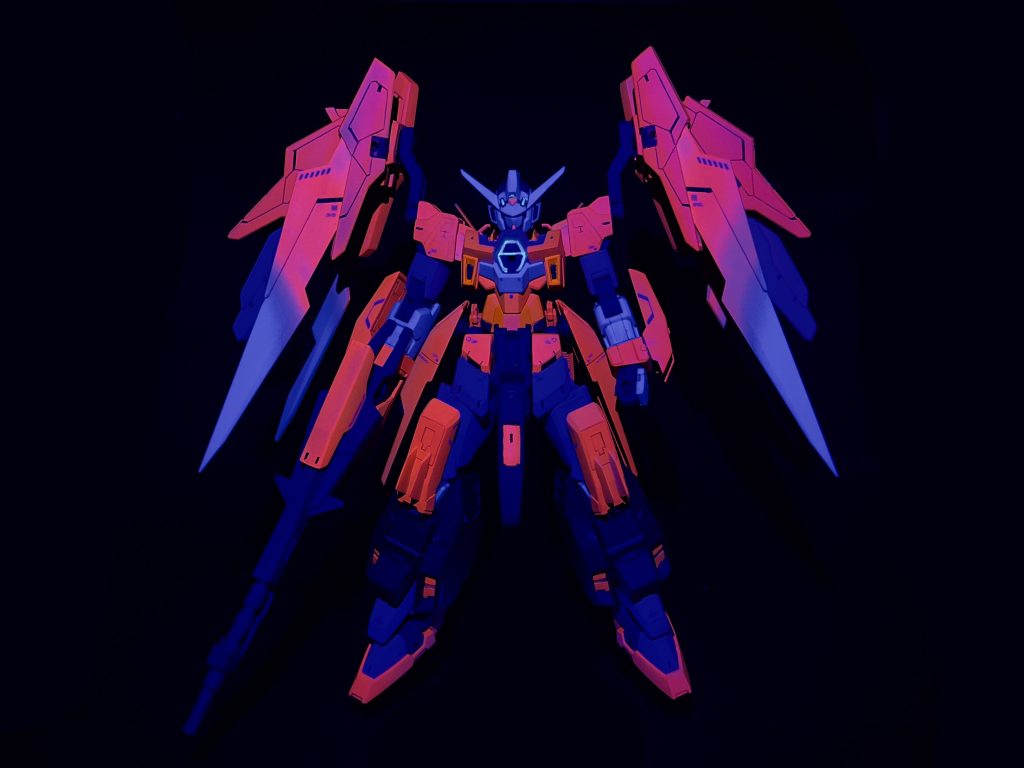 塗装は蛍光色も多用しました