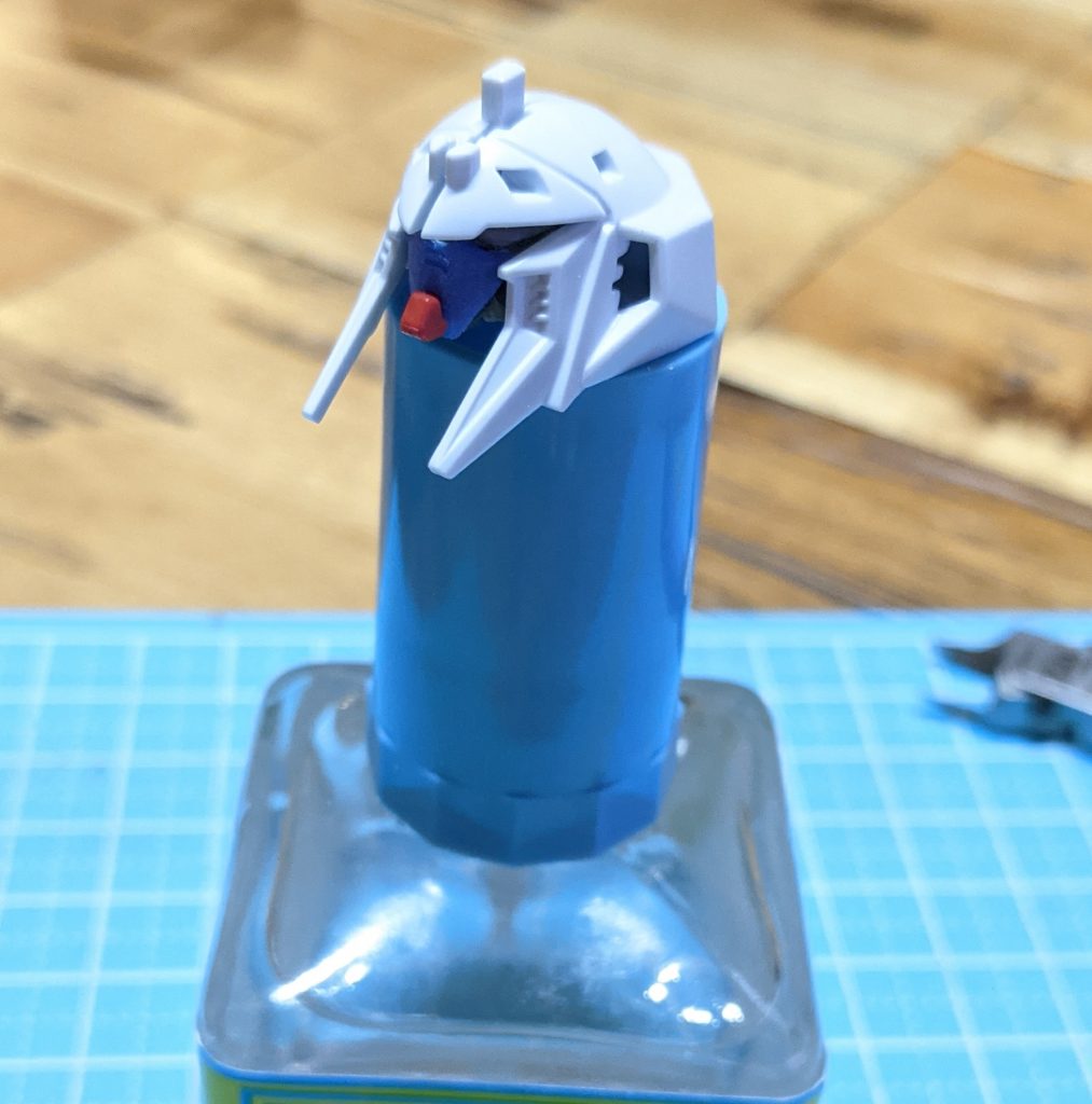 フェイスはMGユニコーンの余りパーツを使用して加工してます。