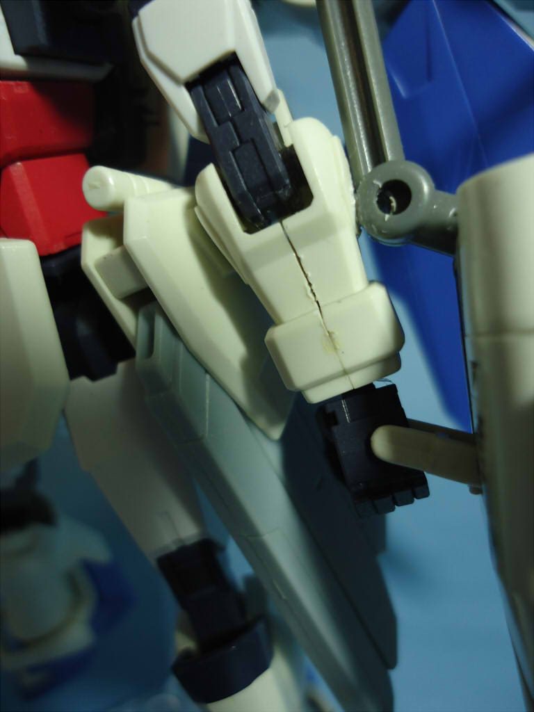 肘&膝&ウェポンアームの磁石取り付けの加工部位の拡大写真