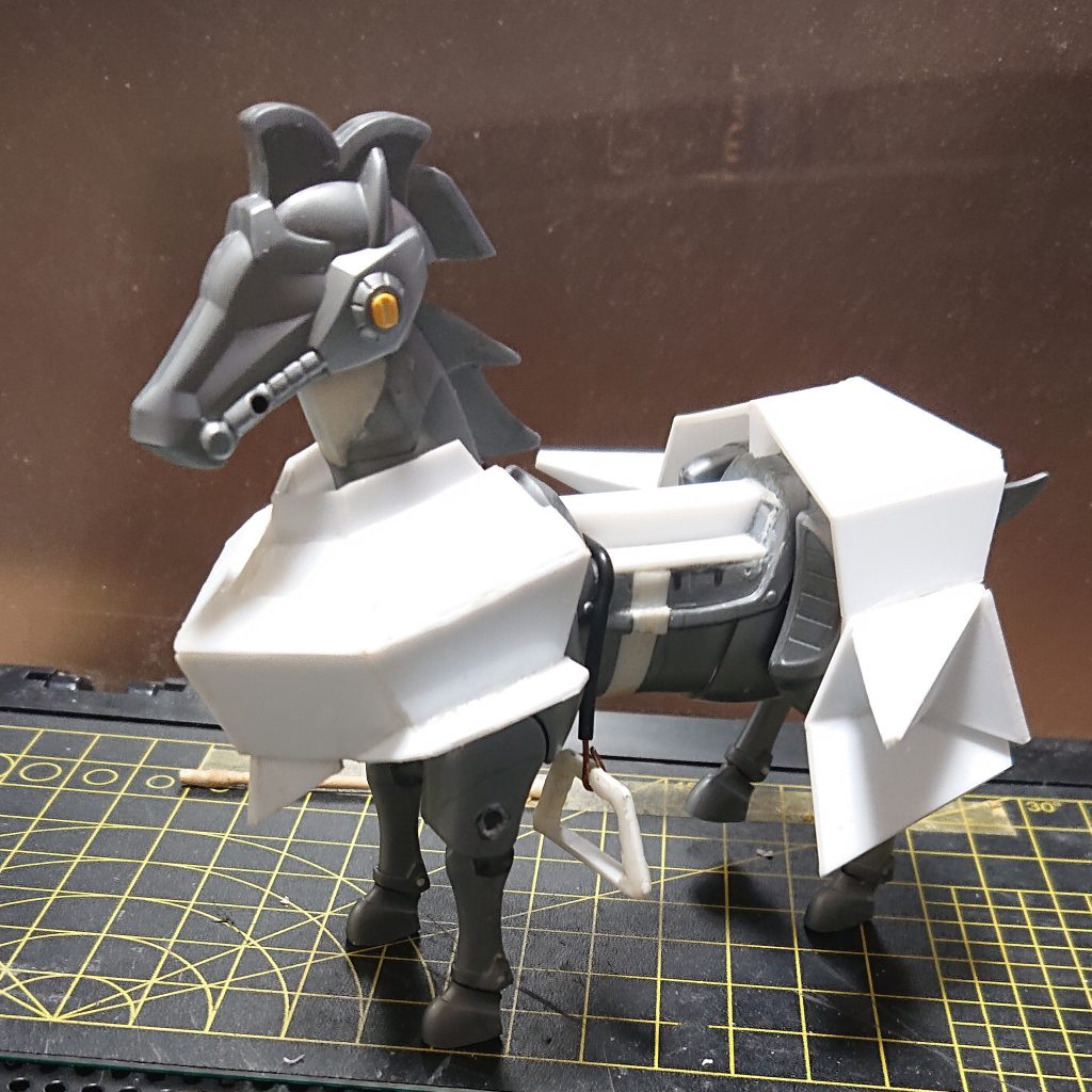 ドゥン・スタリオンの鎧はほぼプラ板です。