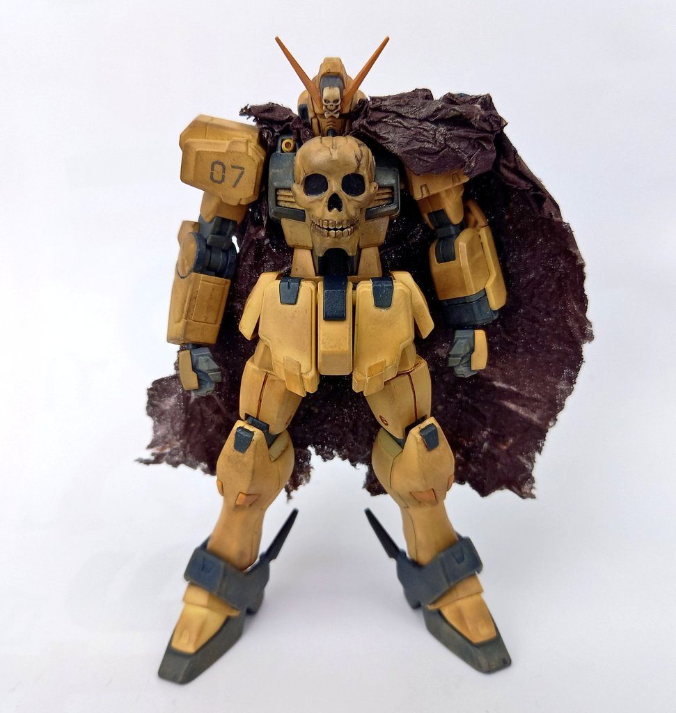 ［機体名］クロスボーン・シュラウド［設定］GBNのペリシア・エリアでよく目撃される、デザートカラーのクロスボーンガンダム使用者はGPDの元プレイヤーで、現在はペリシア・エリアを拠点とし、「砂色のクロスボーン」の噂を聞きつけた挑戦者との戦いの日々を送っている