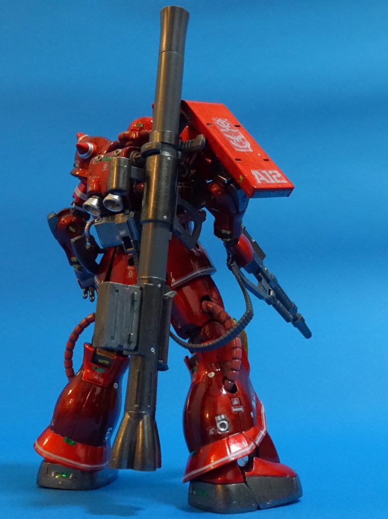 4アーティストマーカーのシルバーはメッキ感がすごい。メタルパーツいらない、と思わせてくれる光沢に、思わずニンマリ。