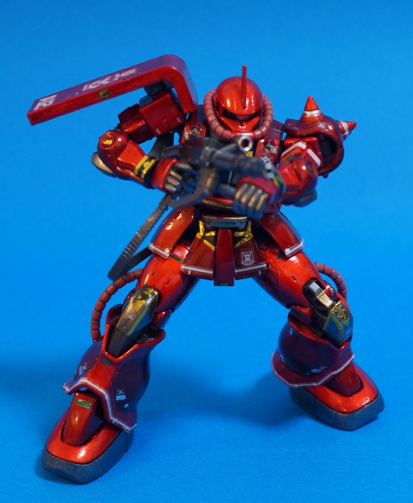 お気に入りポーズ けれど博物館の展示っぽくはないですね。式典型どころか戦う気バリバリ。でも、きっとUC0096時代のMSに一撃でやられてオワリ。