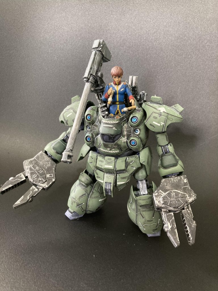 着ちゃったシリーズ、基本的に機体は成型色のままですが等身大アムロの搭乗コクピット周りとショルダー辺りをワーカー機体風に少し手を加えました^ ^