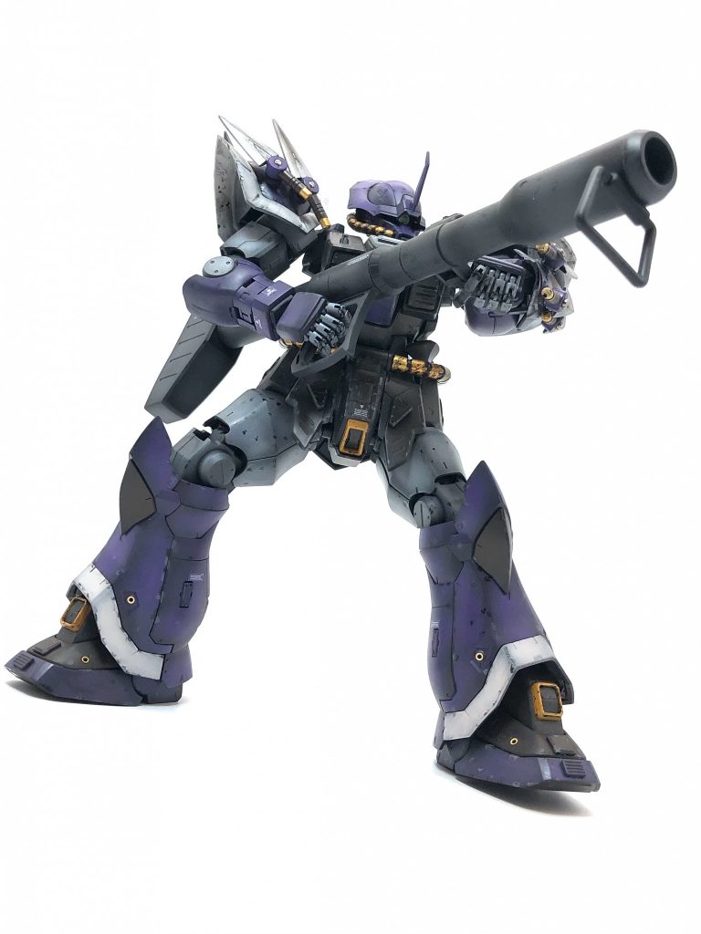 以降制作過程の説明。長年戦っていた機体という事もあり全体に表面劣化を表現するべく各部を汚しています。