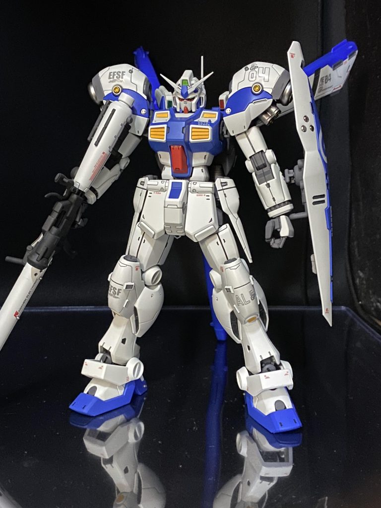 正面。足がガッチリ、小顔でバランスいいです。可動やモールドはサイサリスやステイメンに比べたらどっちがMG?って思うほど良好。MGみたく内部フレームやコクピット開閉は無いですが、まぁ要らないですw