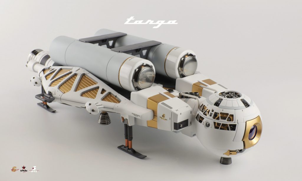 カラーはシリーズ共通の4色。プロペラントタンクは3色で切り替えています。ゴールド、ホワイトはポリッシュ仕上げ、グレー系はマット仕上げで艶の切り替えコントラストが映えるようにしています。本体は余計なディテールはスムージングし、前後モナカパーツは合わせ目処理済み。ゴールドはポリッシュ仕上げ、ホワイトはマット仕上げに統一。バーニアは全てクローム塗装。